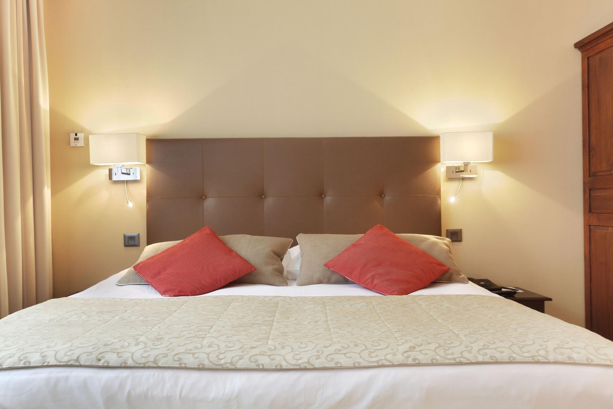 Hotel De La Rotonde Aix En Provence آيكس أومبروفينس المظهر الخارجي الصورة