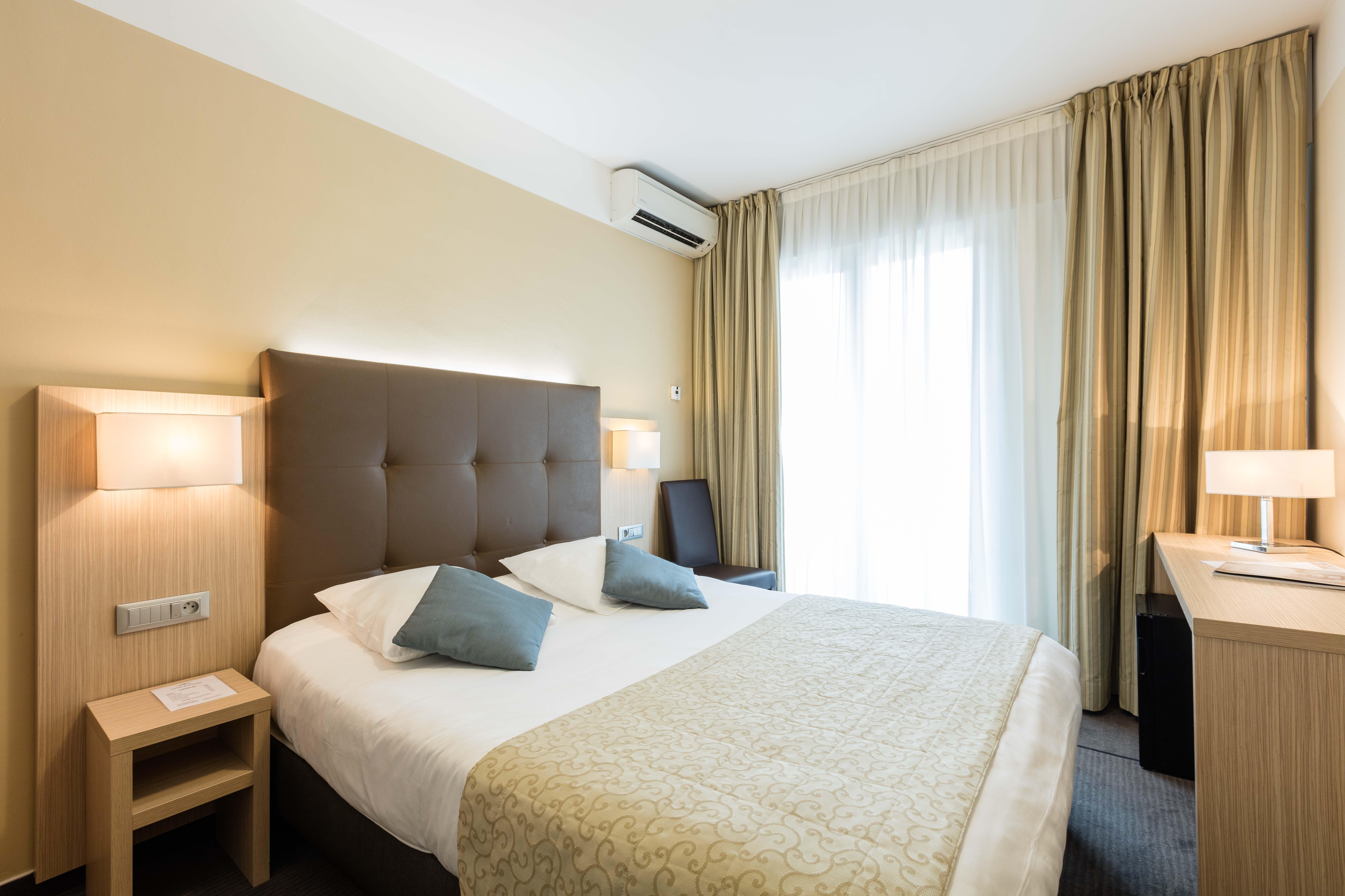 Hotel De La Rotonde Aix En Provence آيكس أومبروفينس المظهر الخارجي الصورة