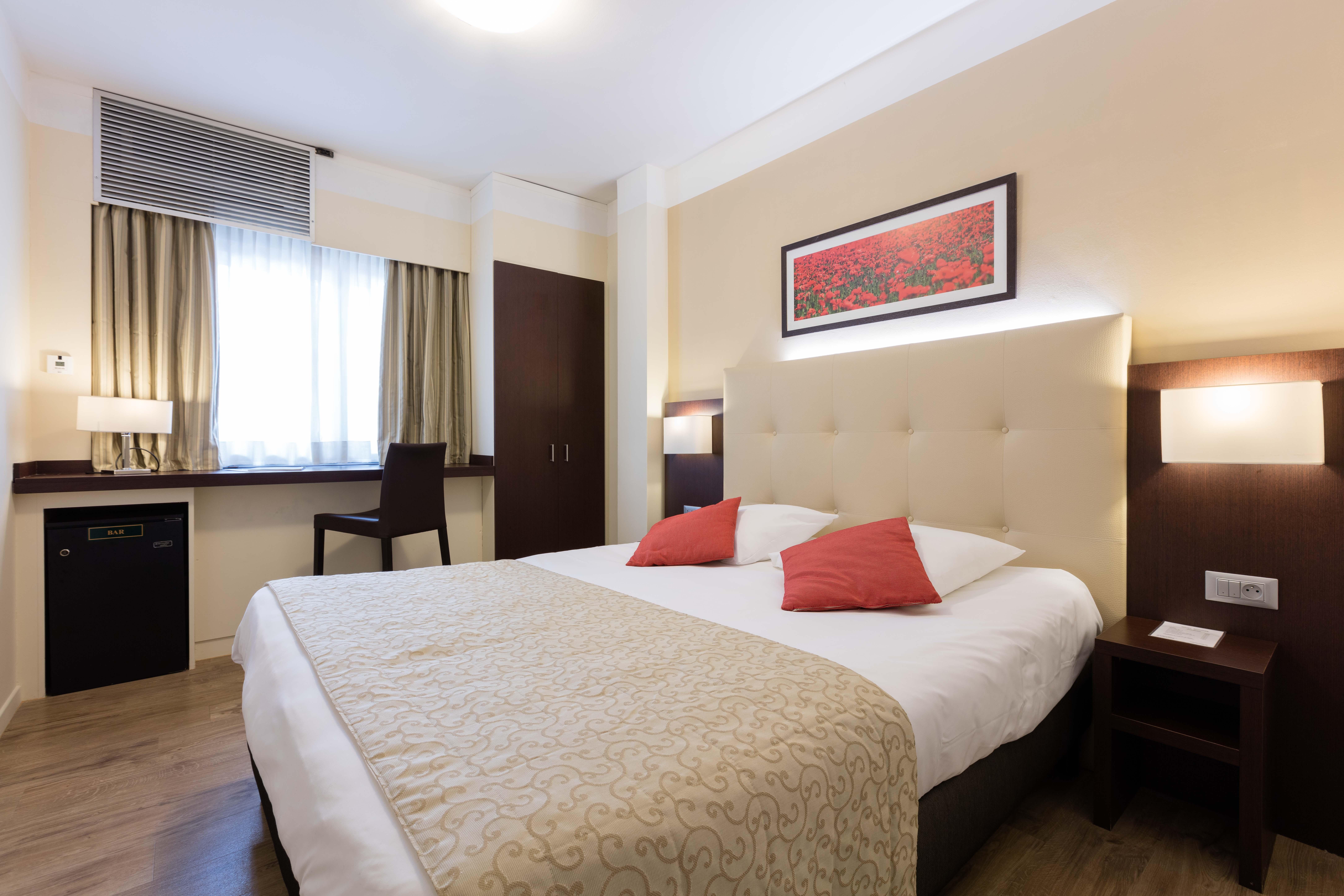 Hotel De La Rotonde Aix En Provence آيكس أومبروفينس المظهر الخارجي الصورة