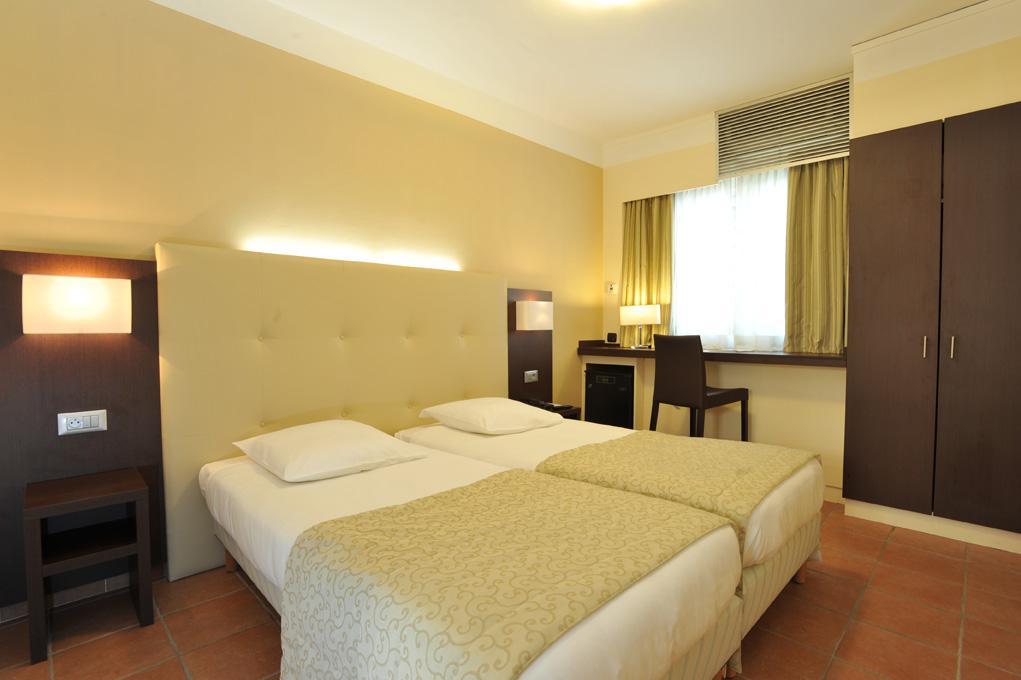 Hotel De La Rotonde Aix En Provence آيكس أومبروفينس المظهر الخارجي الصورة